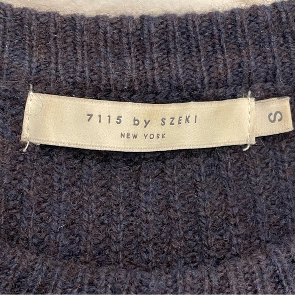 7115 by Szeki Signature Yak Poet Sweater - Size Small - Picture 3 of 6